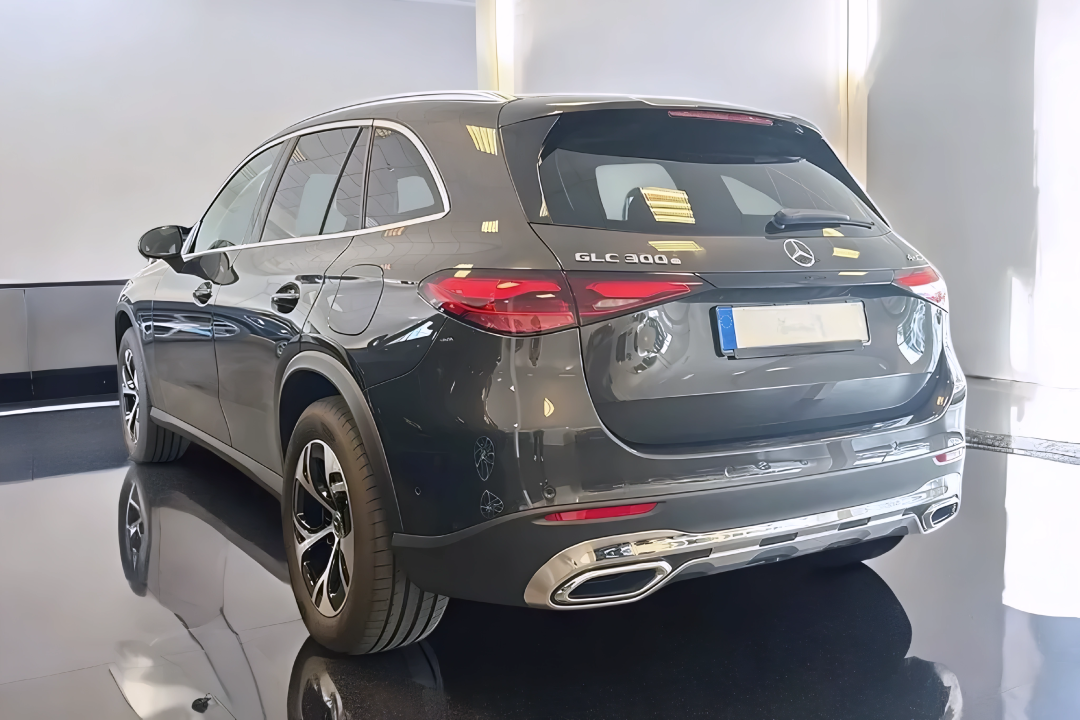 Mercedes-Benz GLC 300e 4MATIC (5)