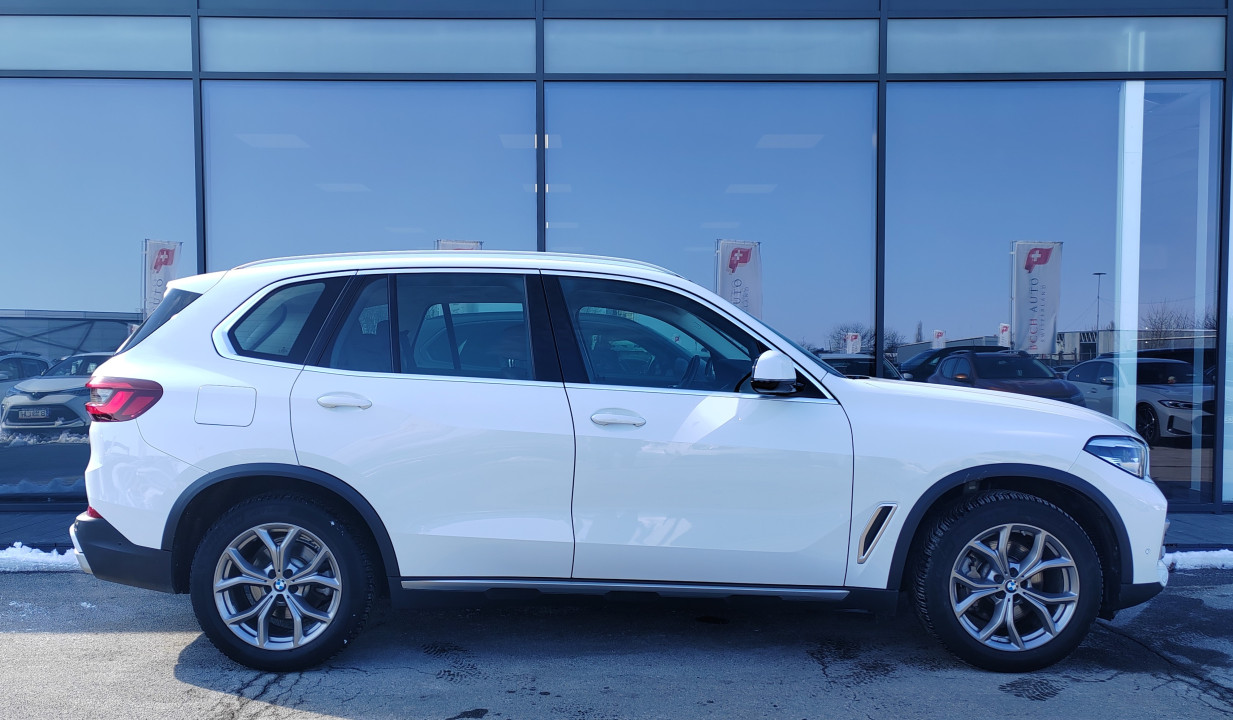 BMW X5 xDrive25d xLine (2)
