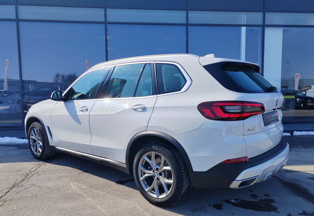 BMW X5 xDrive25d xLine (5)