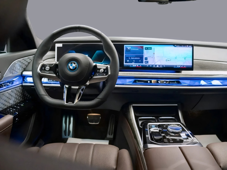 BMW i7 M70 xDrive (5)