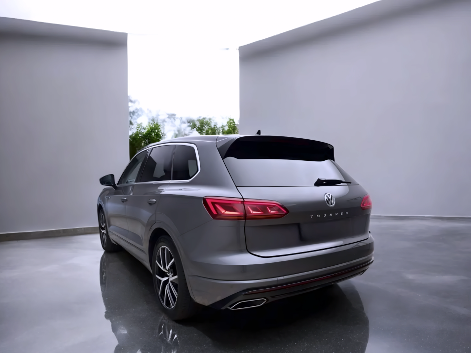 Volkswagen Touareg V6 3.0 TDI R-Line (5)