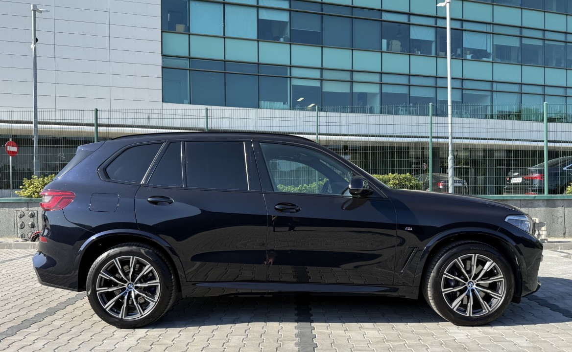 BMW X5 xDrive45e M-Sport (2)