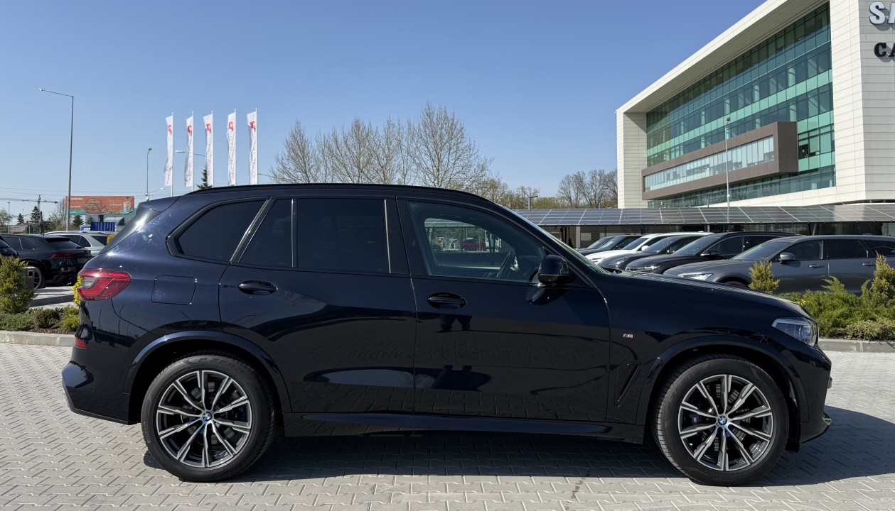 BMW X5 xDrive45e M-Sport (2)