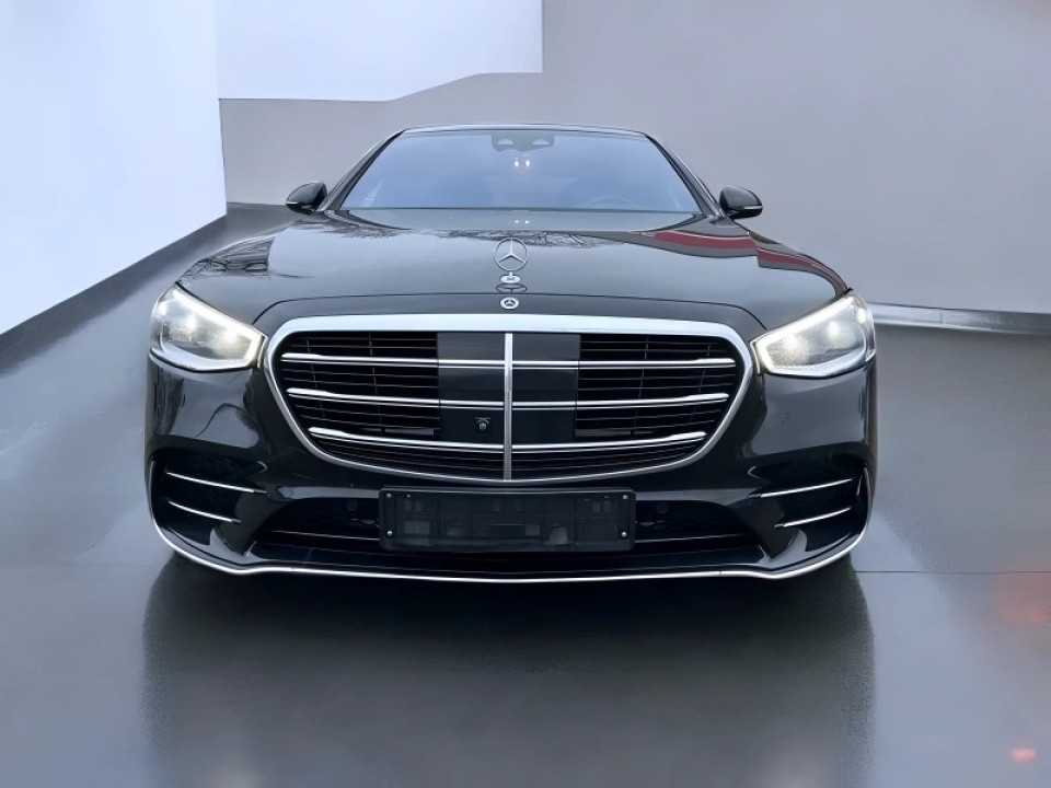 Mercedes-Benz 400d 4MATIC Long (3)