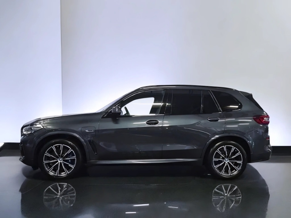 BMW X5 xDrive45e (3)