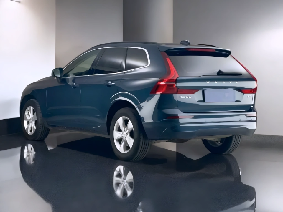 Volvo XC 60 B4 AWD Core (2)