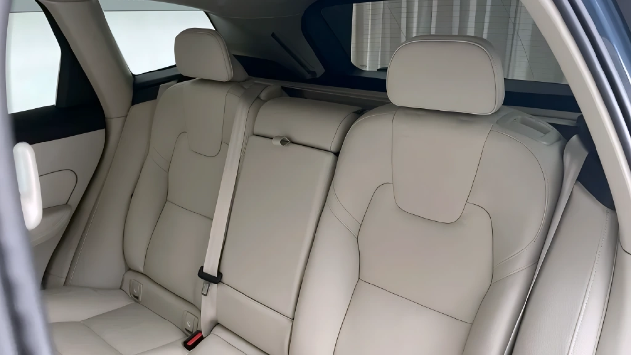 Volvo XC 60 B4 AWD Core (5)