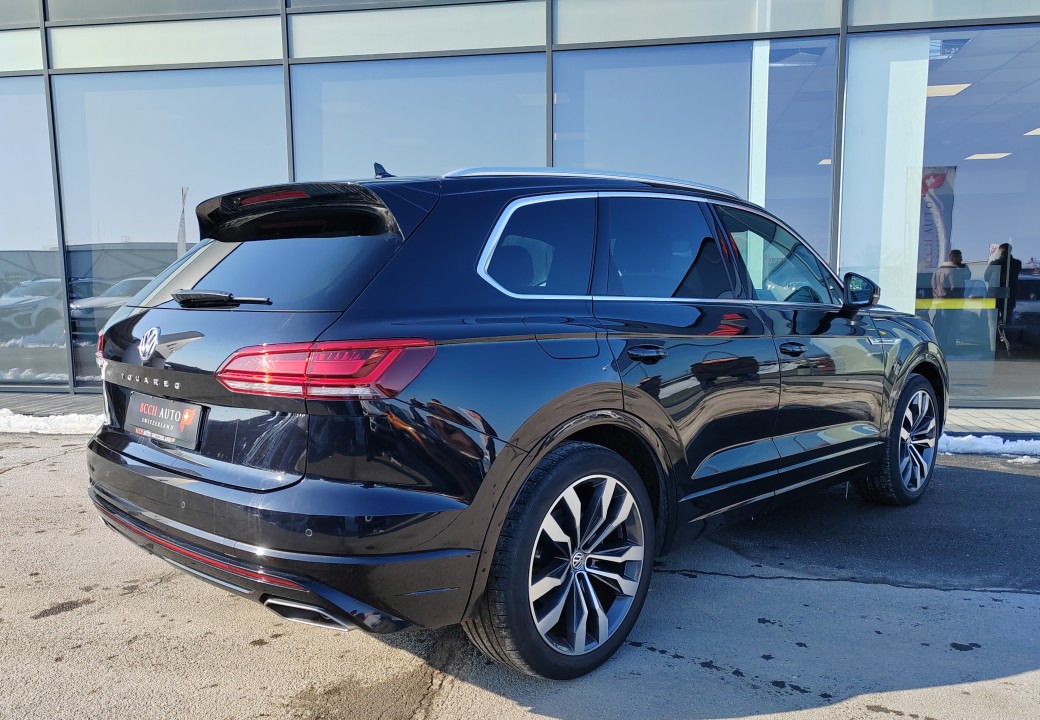 Volkswagen Touareg 3.0 TDI R-Line (3)