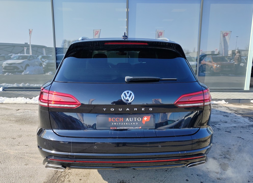 Volkswagen Touareg 3.0 TDI R-Line (4)