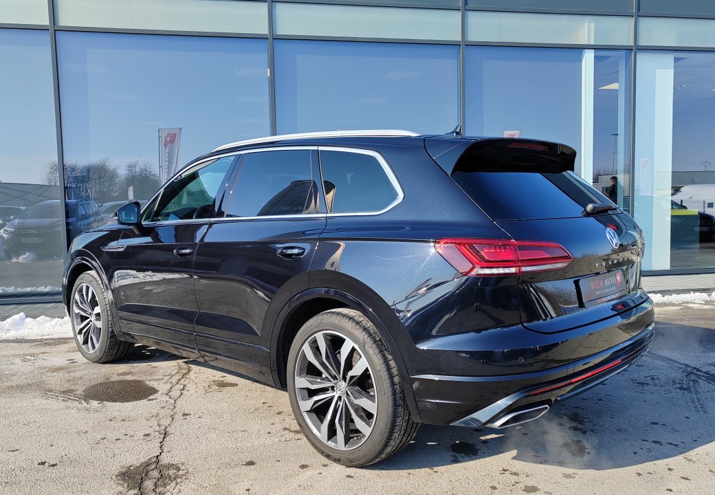 Volkswagen Touareg 3.0 TDI R-Line (5)