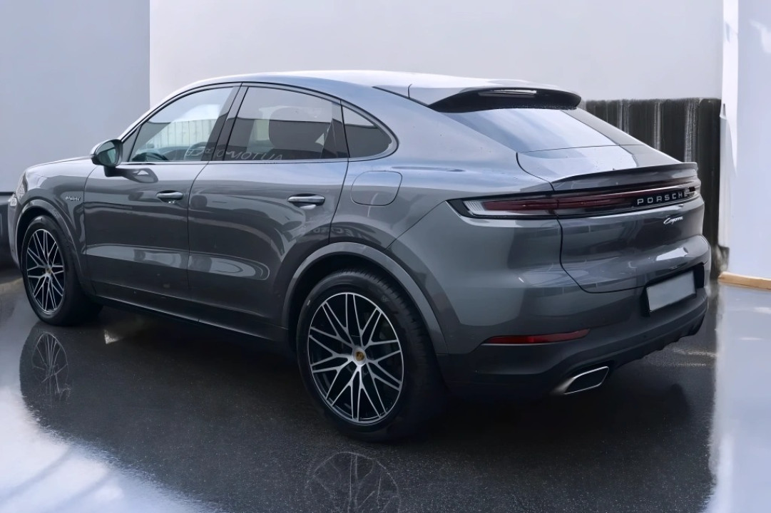 Porsche Cayenne Coupe E-Hybrid - foto 10