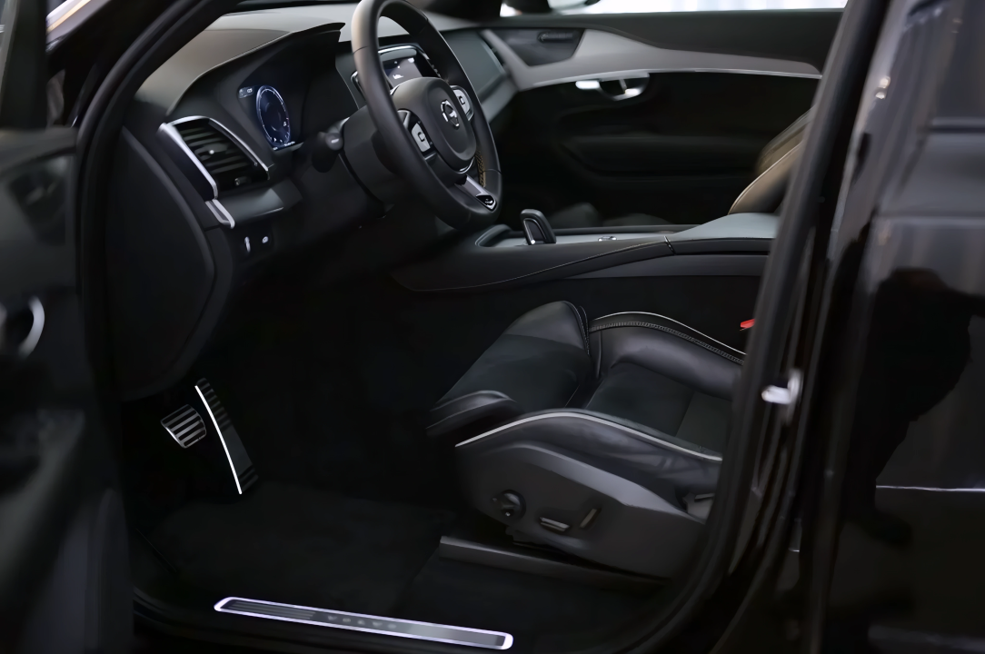 Volvo XC 90 B5 AWD R-Design (4)