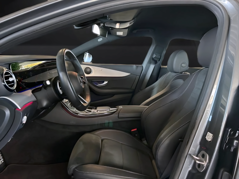 Mercedes-Benz E 200 AMG Line (5)