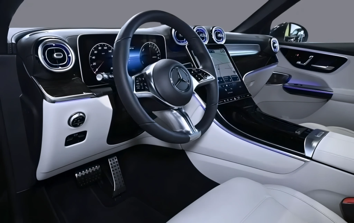 Mercedes-Benz GLC 300 e 4Matic Avantgarde (5)