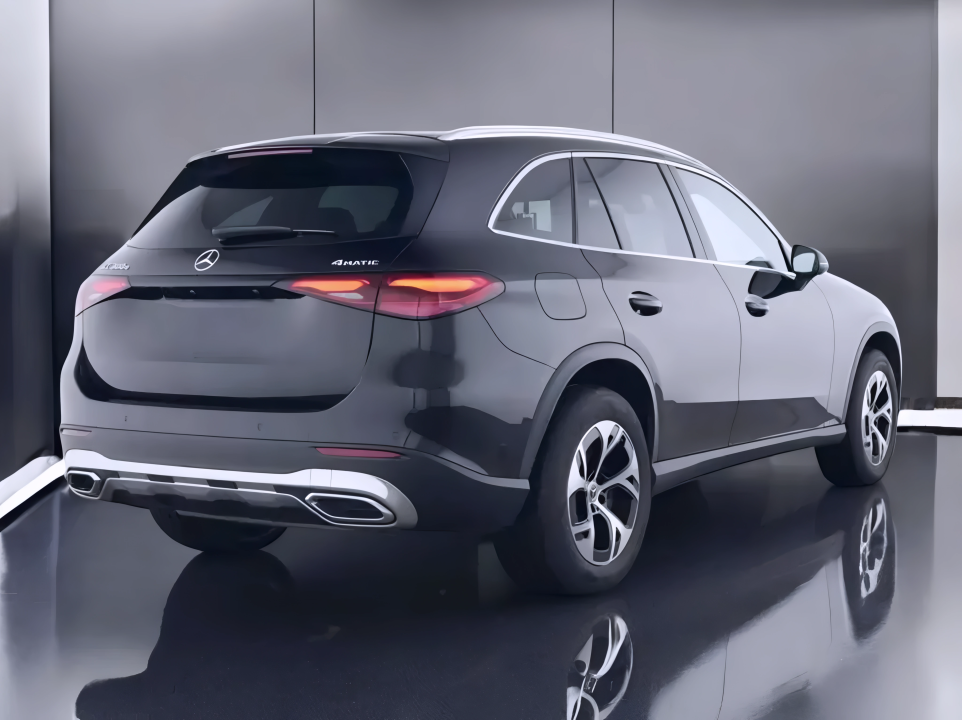 Mercedes-Benz GLC 300 e 4MATIC (2)