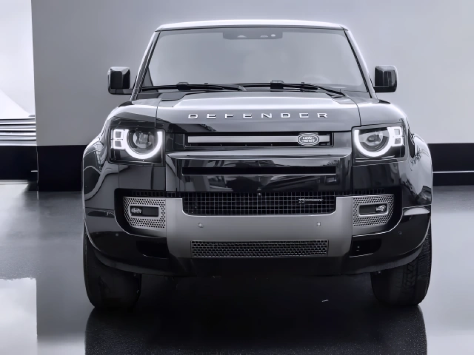 Land Rover Defender 90 X-Dynamic (5)