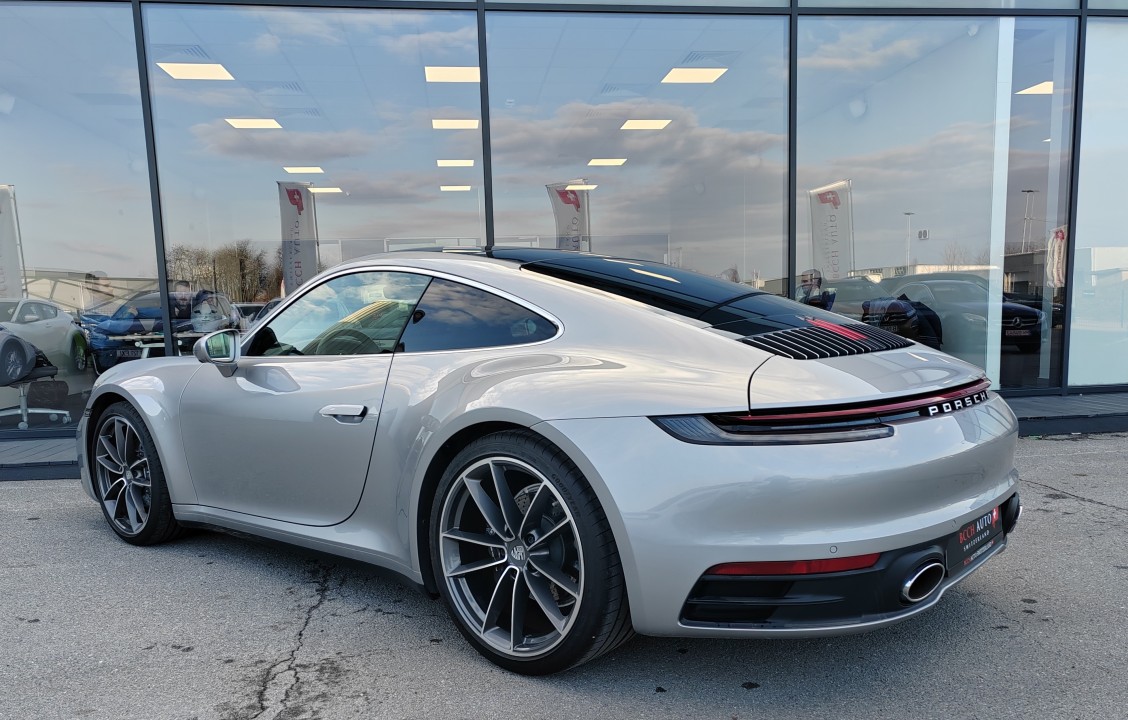 Porsche 911 Carrera 4 (992) (5)