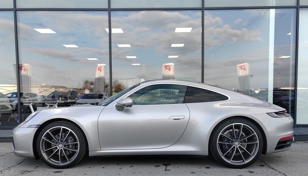 Porsche 911 Carrera 4 (992) - foto 6