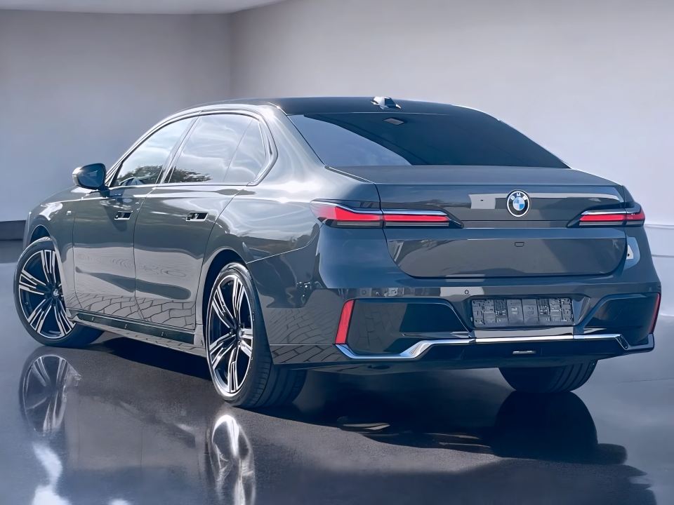 BMW Seria 7 740d xDrive M-Sport (3)