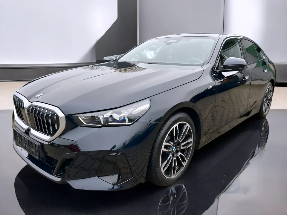 BMW Seria 5 520d xDrive M-Sport (4)