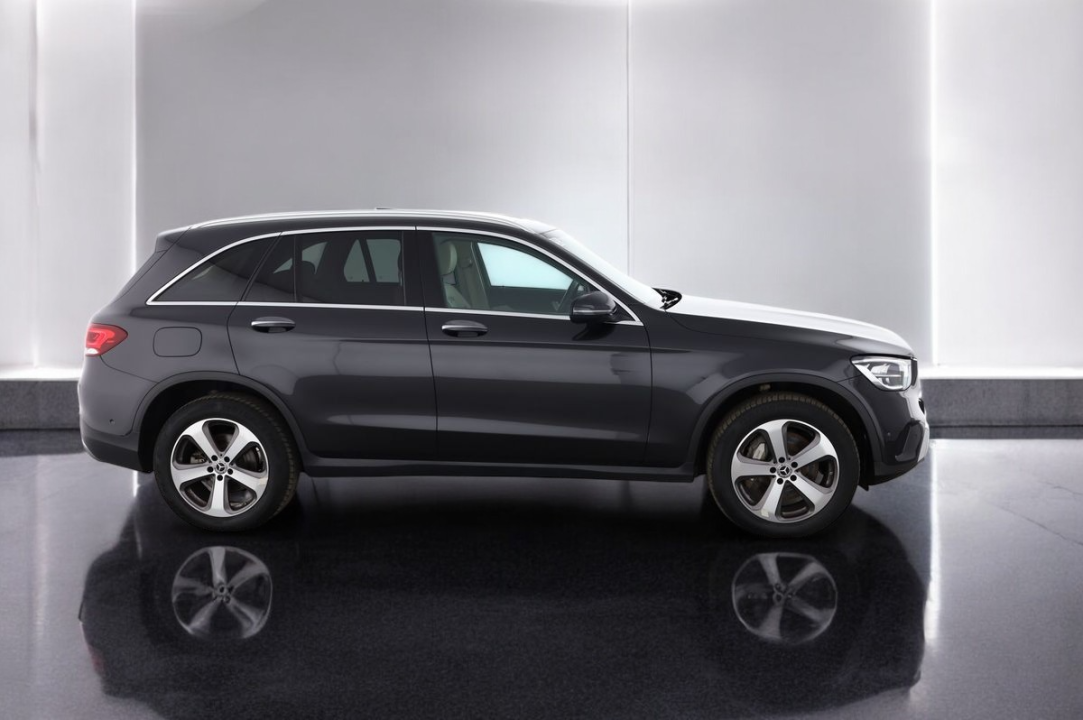 Mercedes-Benz GLC 300e 4MATIC (2)