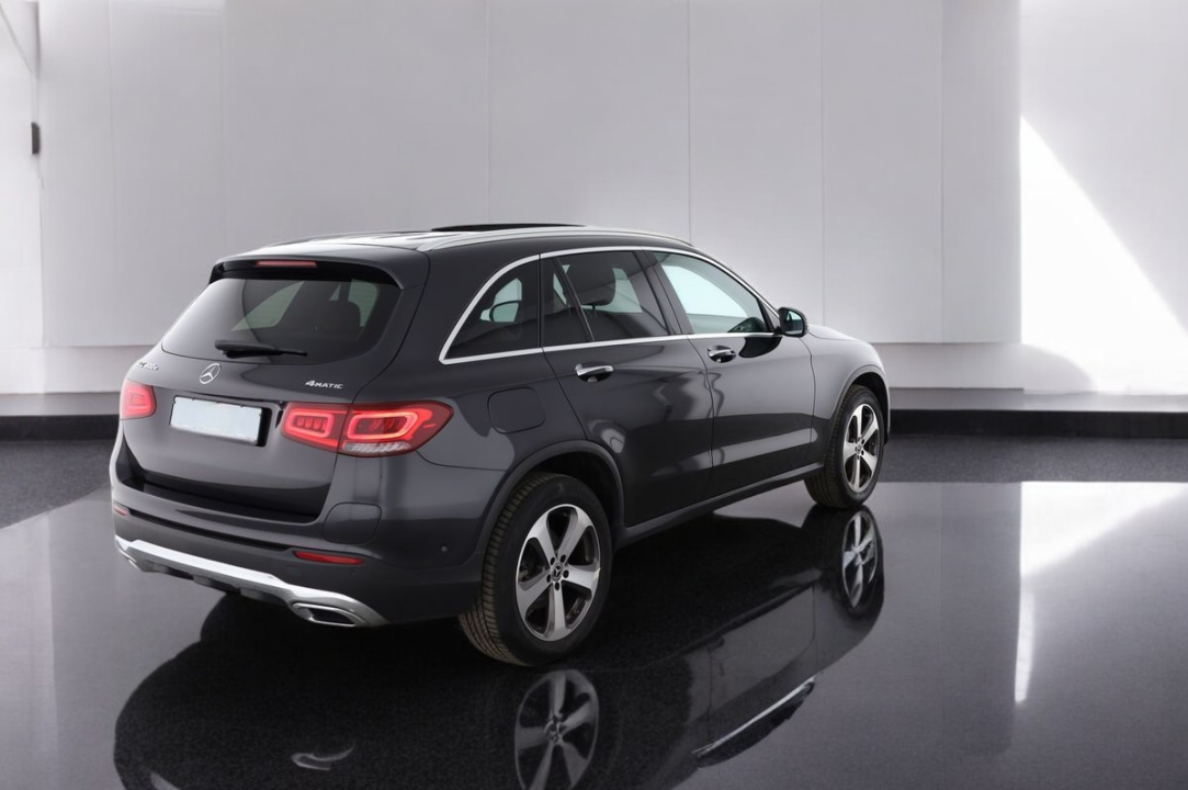 Mercedes-Benz GLC 300e 4MATIC (3)