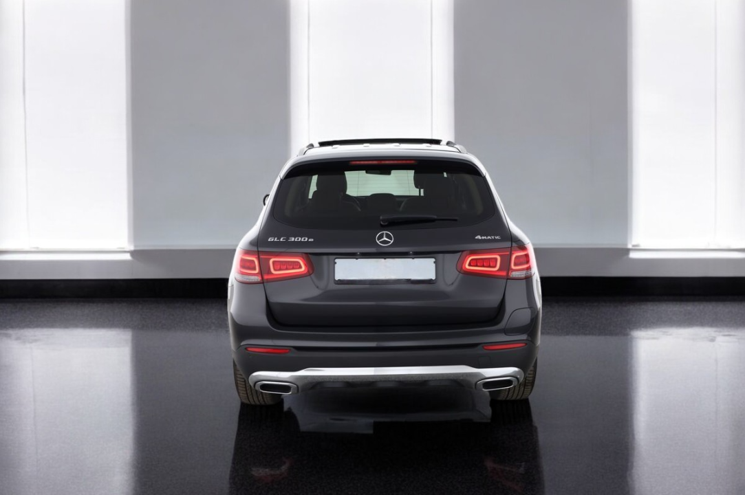 Mercedes-Benz GLC 300e 4MATIC (4)