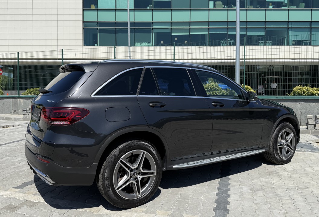 Mercedes-Benz GLC SUV 300e 4MATIC AMG Line (3)