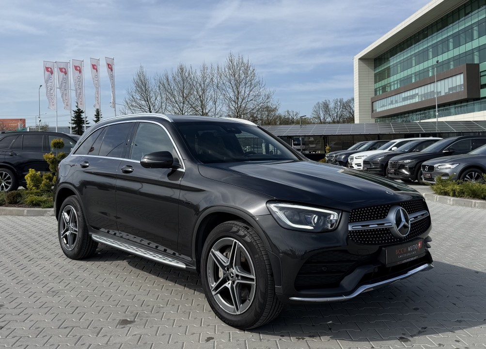 Mercedes-Benz GLC SUV 300e 4MATIC AMG Line