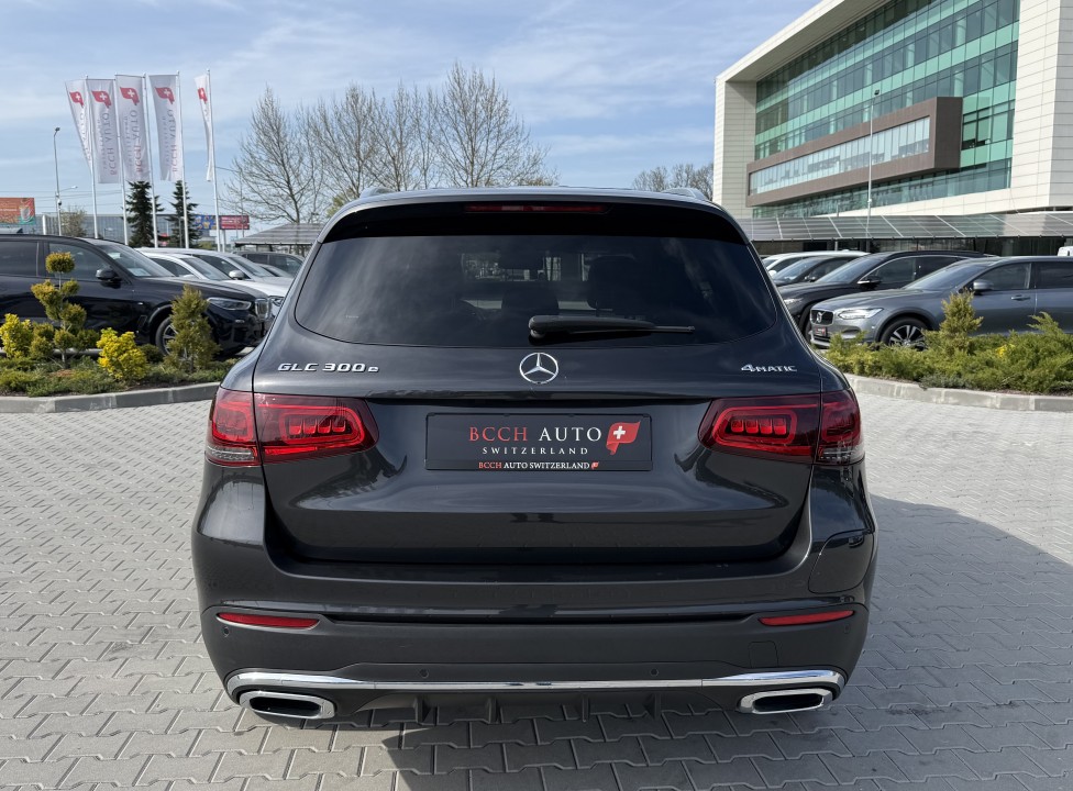 Mercedes-Benz GLC SUV 300e 4MATIC AMG Line (4)