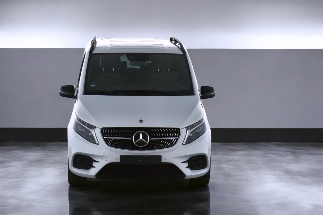 Mercedes-Benz V 300d Extralong Avantgarde (2)