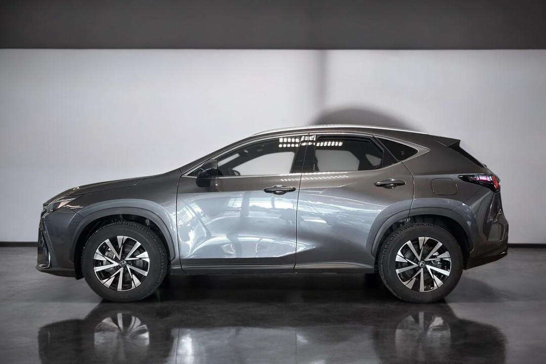 Lexus Seria NX 350h AWD Executive (3)