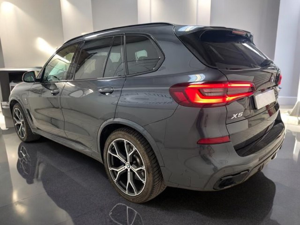 BMW X5 xDrive45e M-Sport (5)
