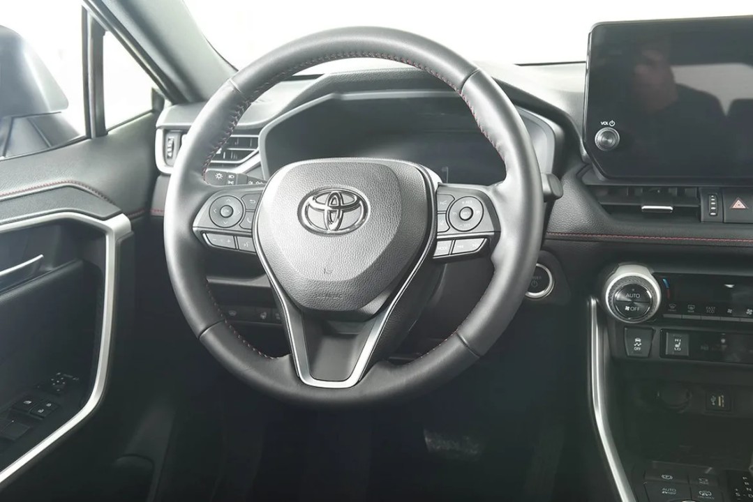 Toyota RAV4 PHEV - foto 8