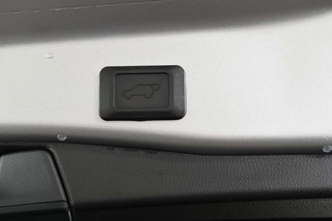 Toyota RAV4 PHEV - foto 17
