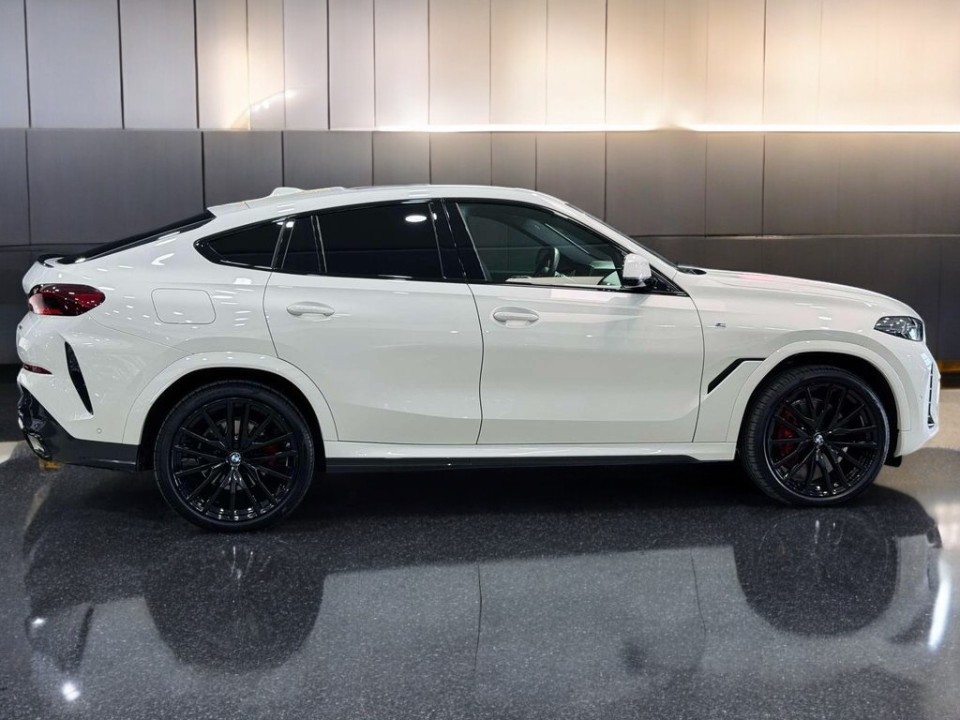 BMW X6 xDrive30d M-Sport (2)