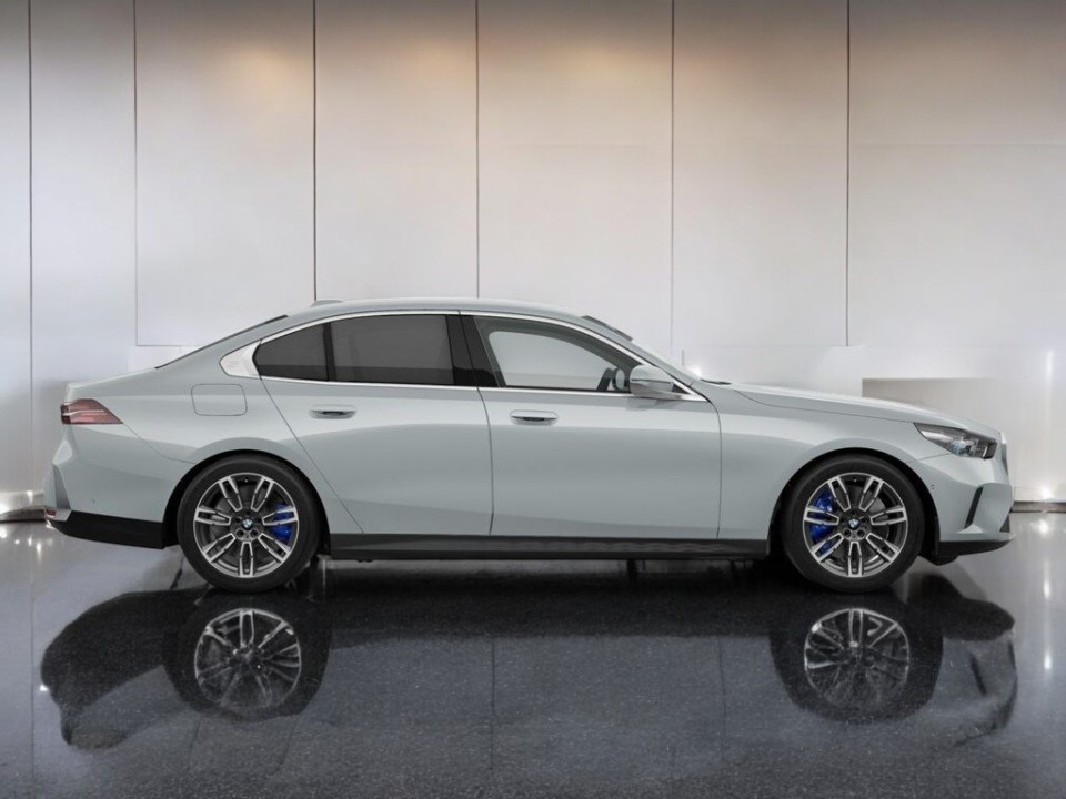 BMW Seria 5 520d M-Sport (4)