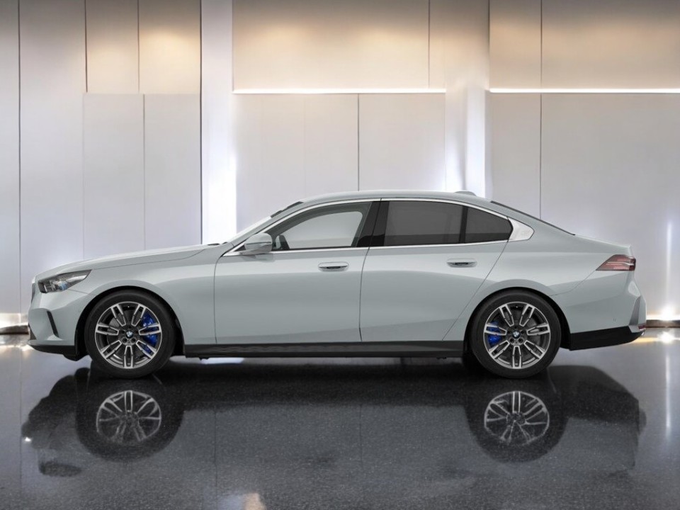 BMW Seria 5 520d M-Sport (2)