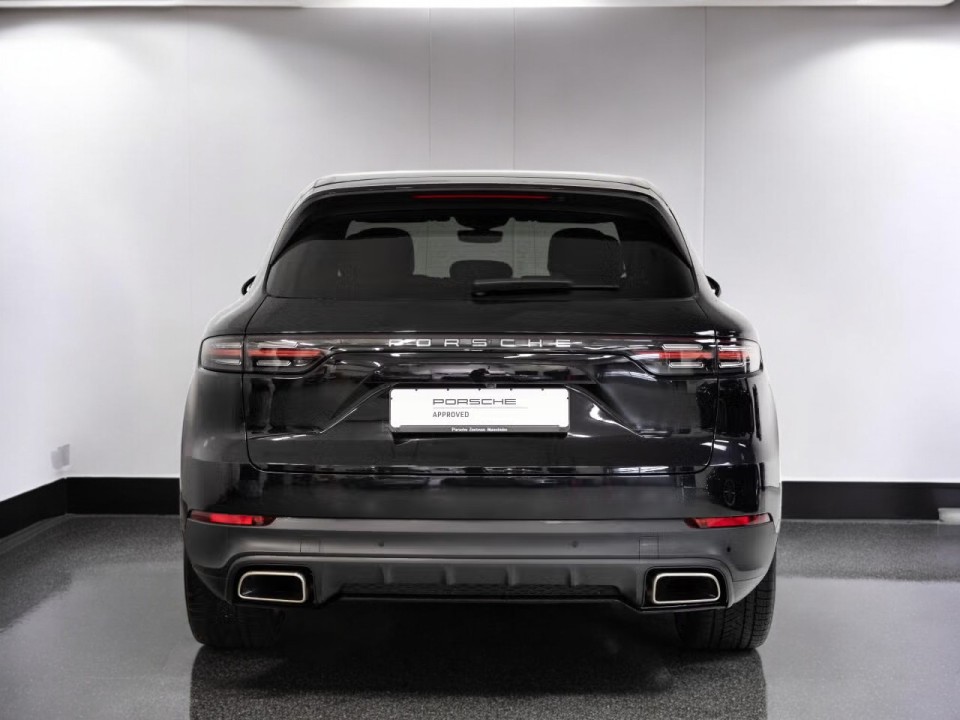 Porsche Cayenne (4)
