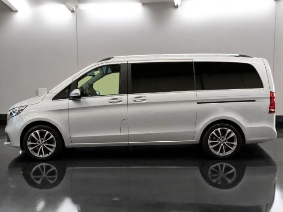 Mercedes-Benz V 220d (2)