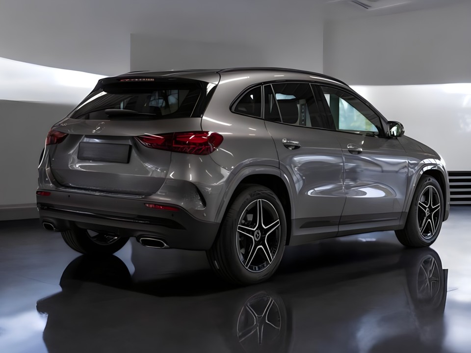 Mercedes-Benz GLA 200 AMG Line (3)