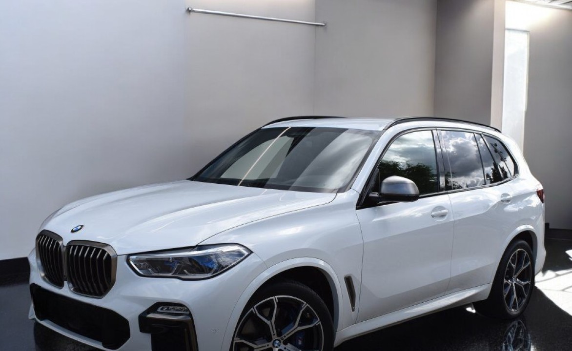 BMW X5 M50i (3)