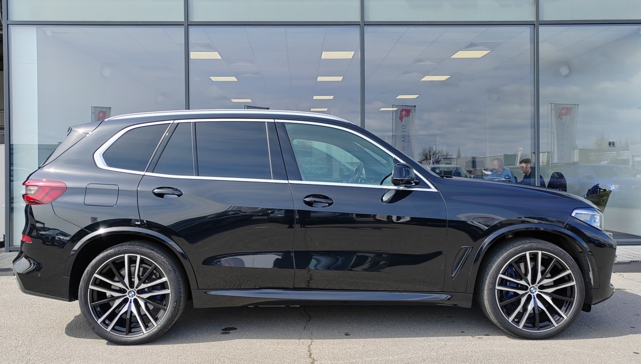 BMW X5 xDrive45e M-Sport (2)