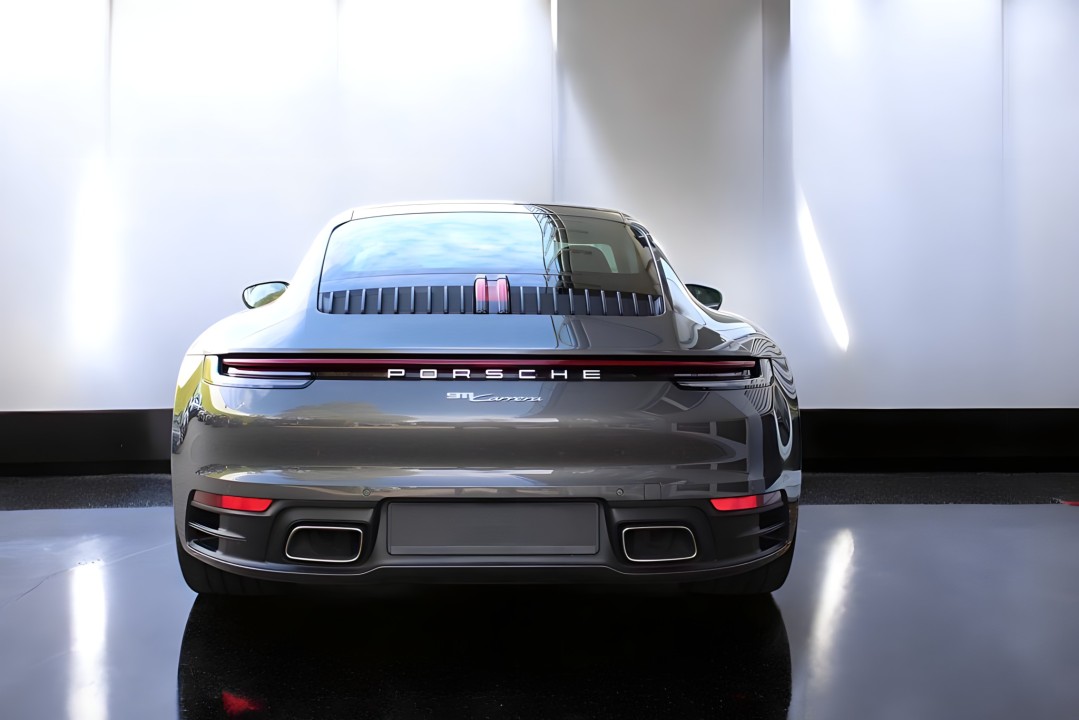 Porsche 911 Carrera - foto 6