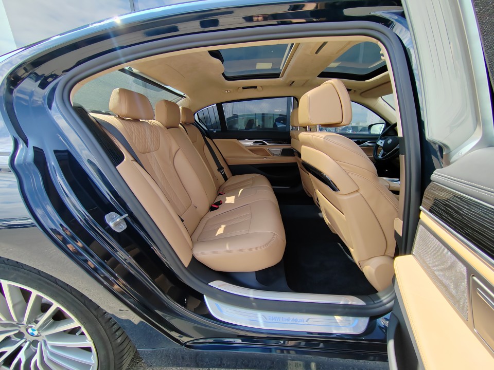 BMW Seria 7 740Ld xDrive - foto 18