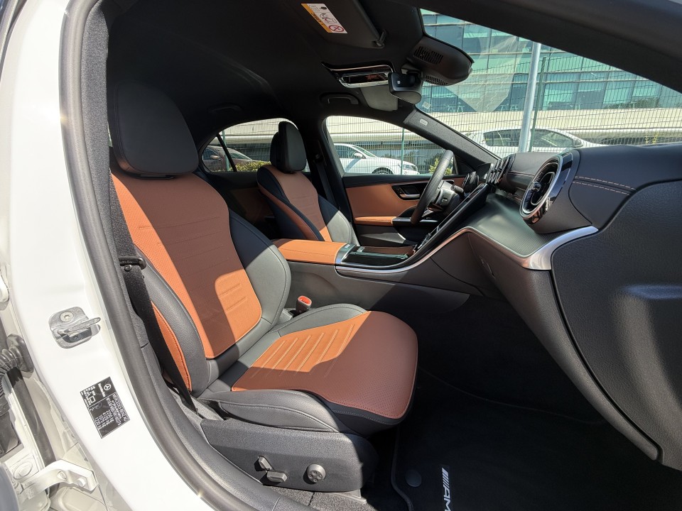 Mercedes-Benz C 180 AMG - foto 16