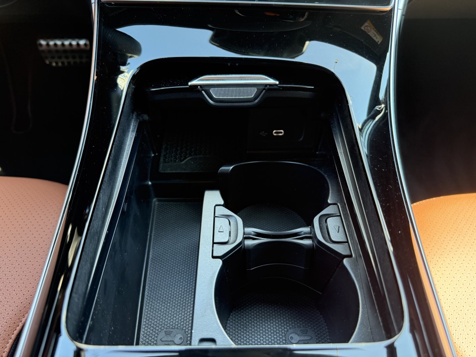 Mercedes-Benz C 180 AMG - foto 25