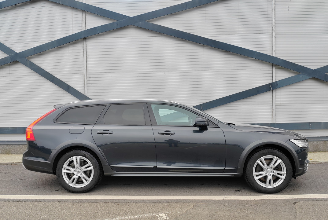 Volvo V90 Cross Country D5 Inscription AWD Geartronic (2)