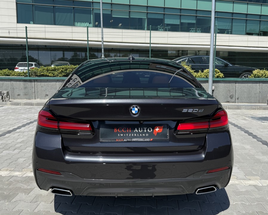 BMW Seria 5 520d sDrive M-Sport (4)