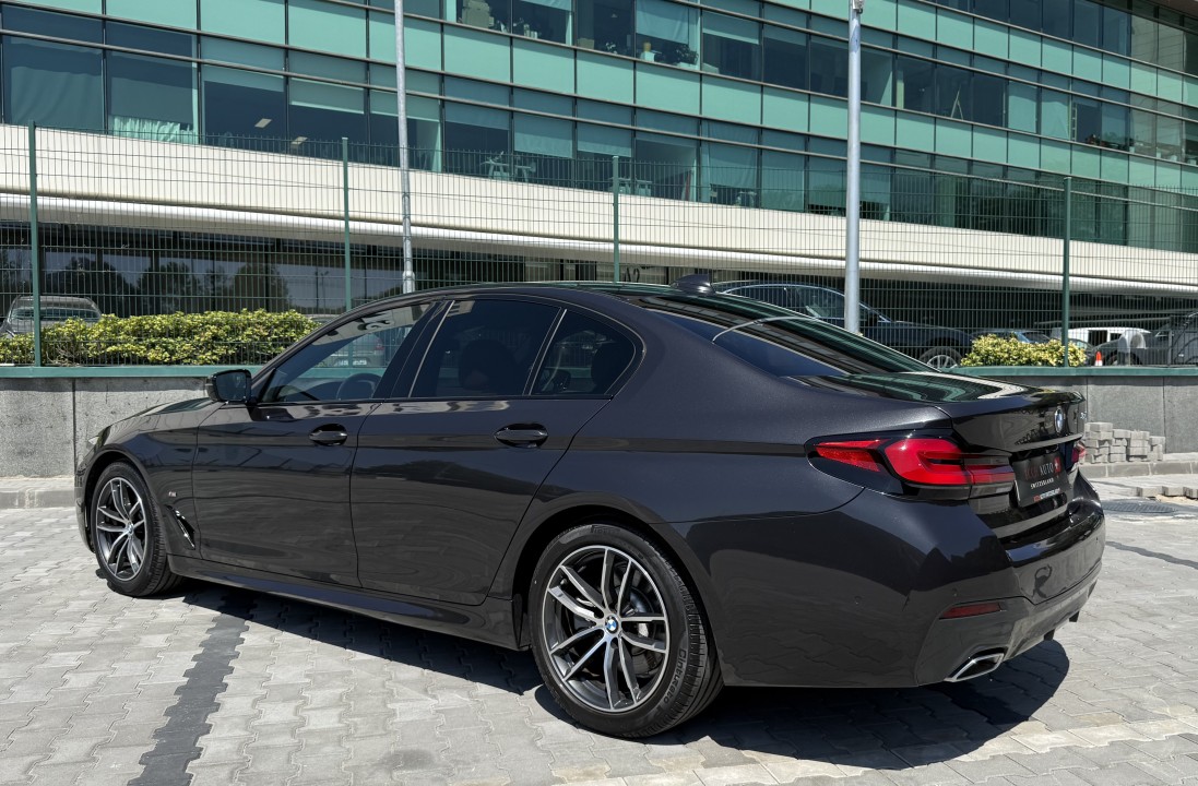 BMW Seria 5 520d sDrive M-Sport (5)